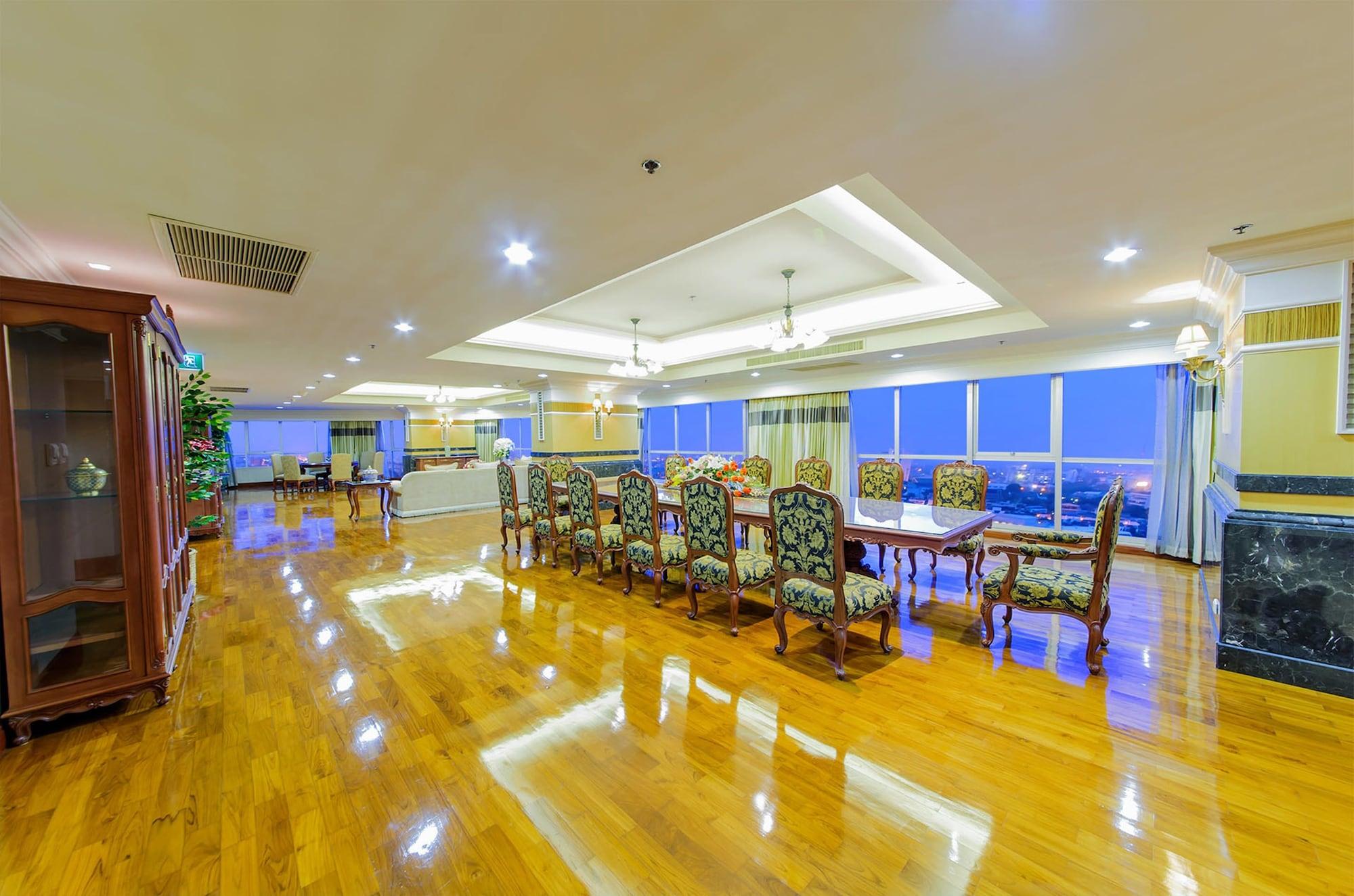 Prince Suites Residence Managed By Prince Palace Bangkok Exterior foto
