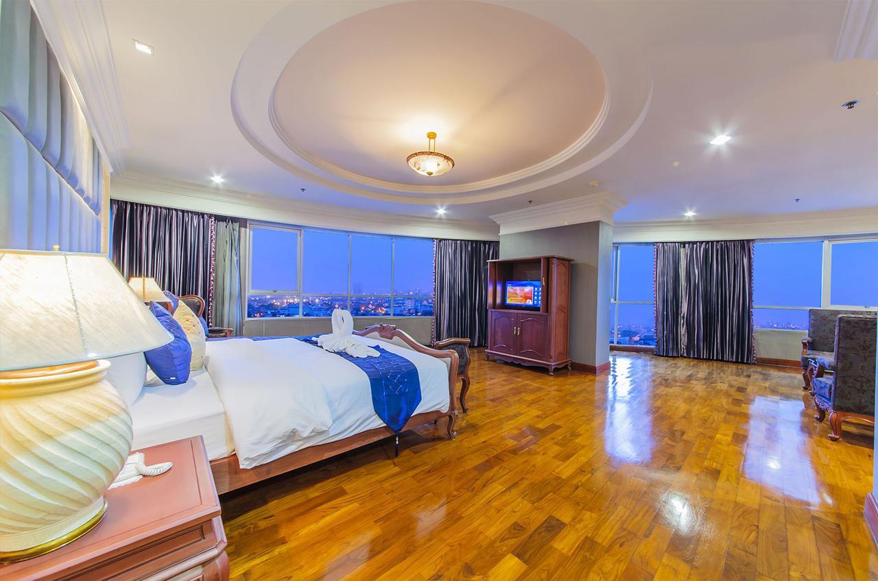 Prince Suites Residence Managed By Prince Palace Bangkok Exterior foto